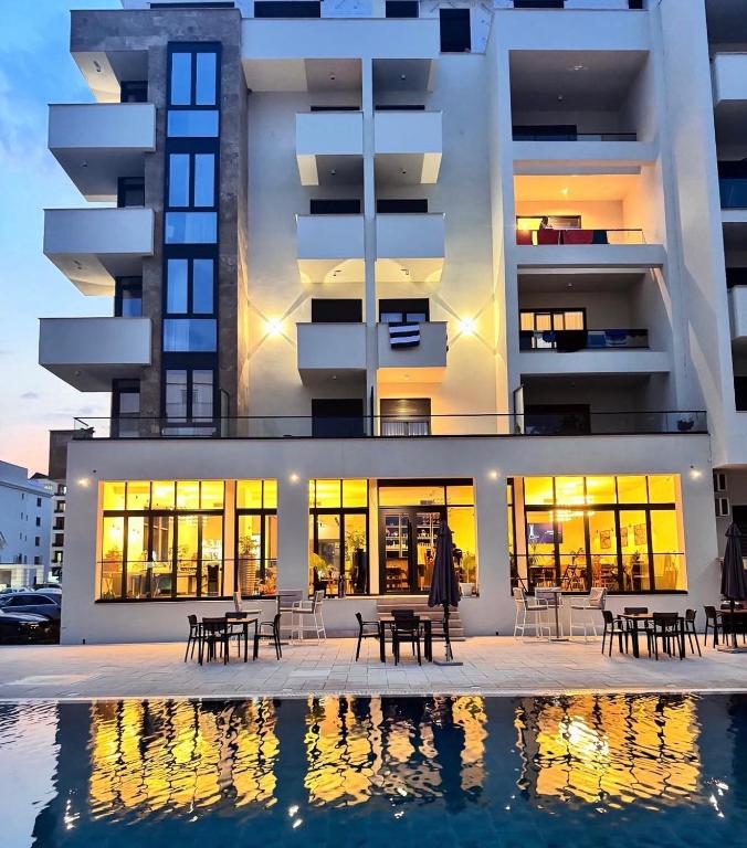 Cataleya Hotel pool terrace in the evening